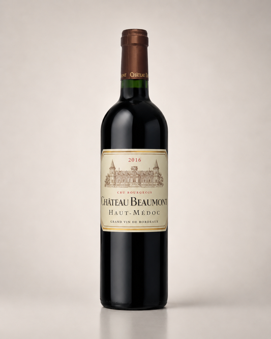 Botella de Château Beaumont 2016 — Haut-Médoc Cru Bourgeois — Tinto Cabernet Sauvignon