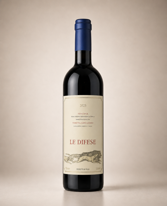 Botella de Le Difese Tenuta San Guido 2023 — Bolgheri Toscana Sassicaia — Tinto Cabernet Sauvignon
